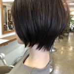 丸みとくびれのショートボブ